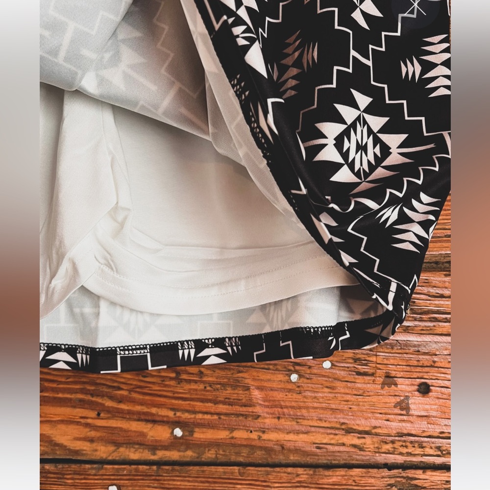 NWT! Fabulous “Maverick Moonlight” Black & White Skort! 🌸 - Picture 3 of 6